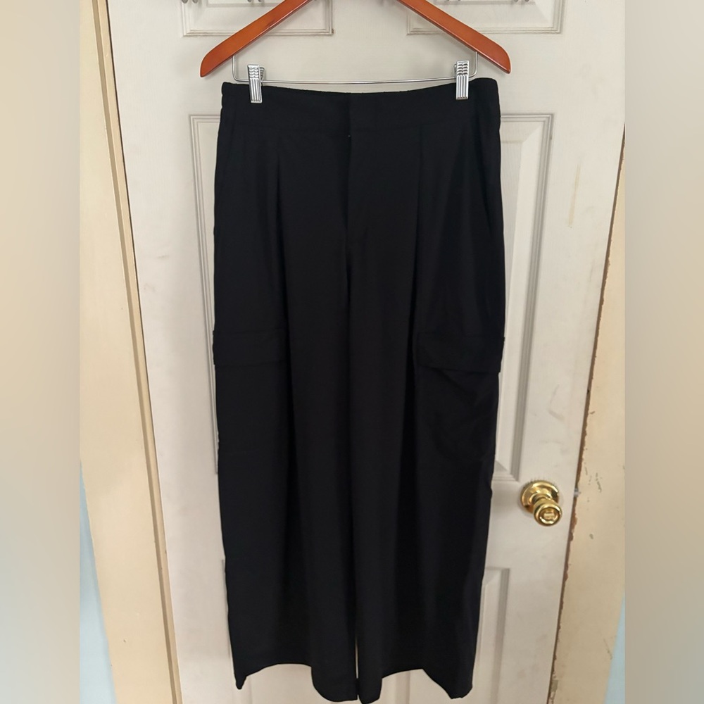 Athleta Women’s Black Cargo Pants